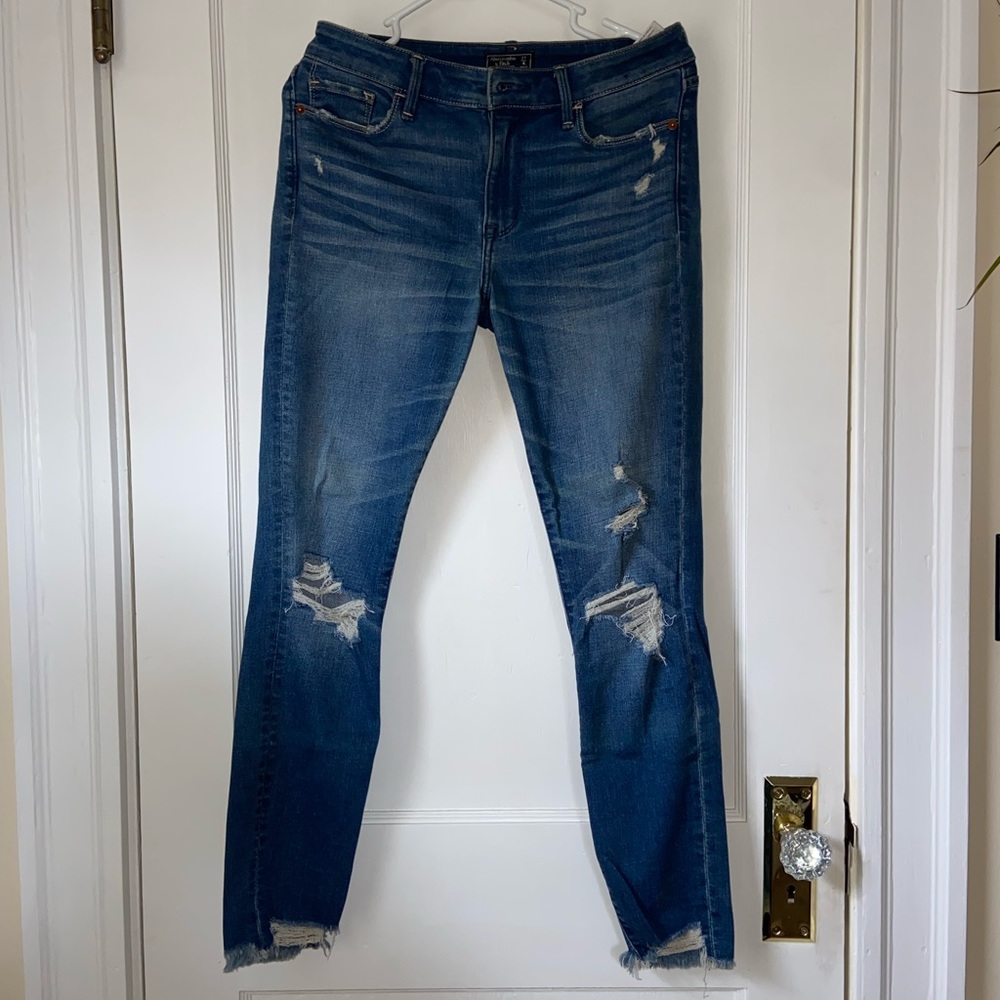 Women’s Abercrombie skinny jeans